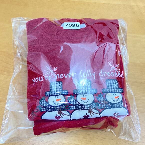 Lighthouse Apparel Christmas Sweater Womens Large Red You're Never Fully Dressed - Picture 10 of 10